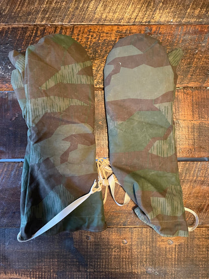 Repro WWII German Splinter Camo Mittens