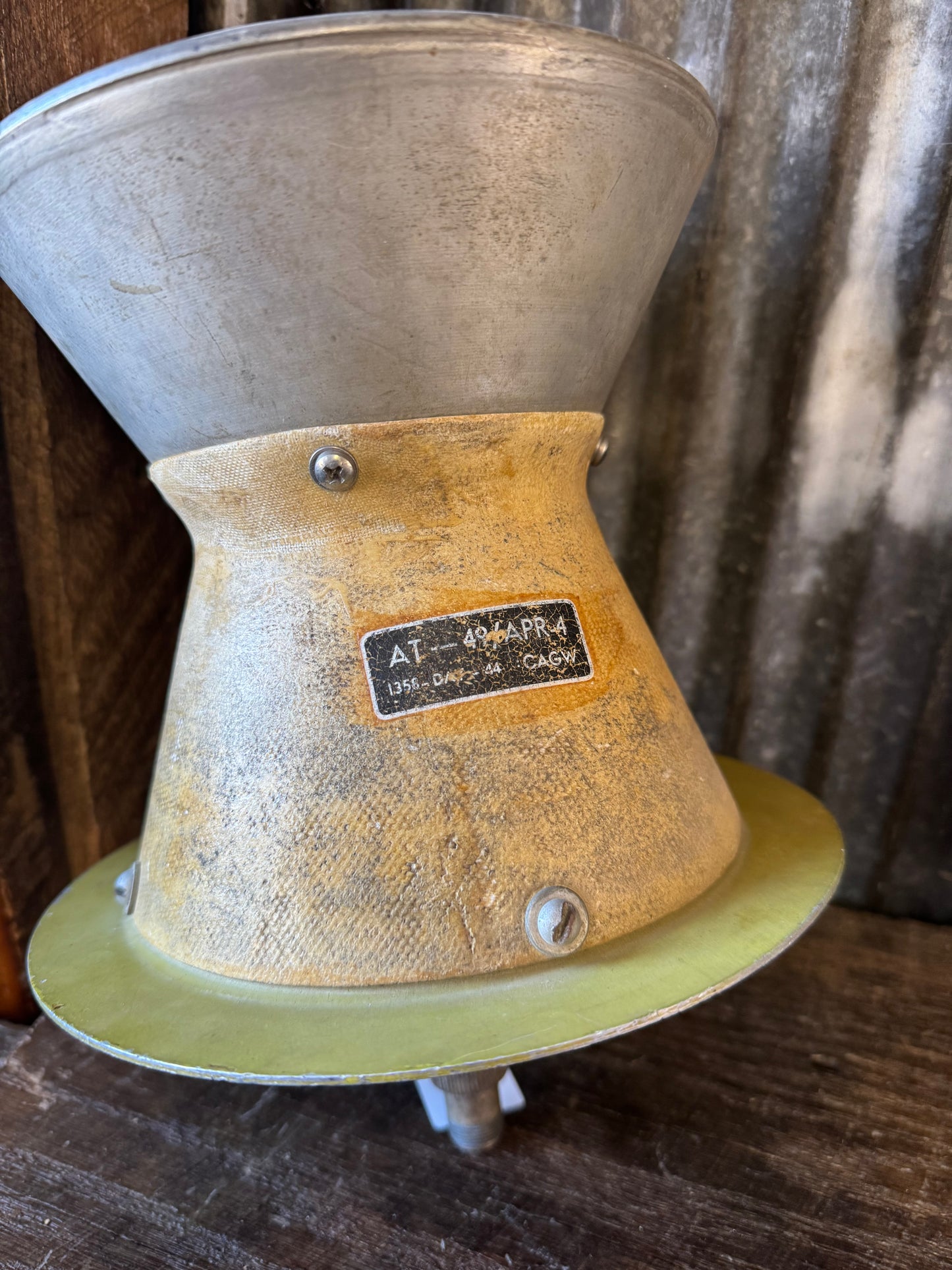 WWII / Early Cold War U.S. Aircraft Antenna AT-49/APR-4 – 300–3300 MHz