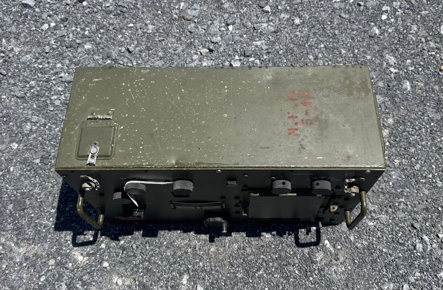 WWII U.S. Signal Corps I-222-A Signal Generator — 1944