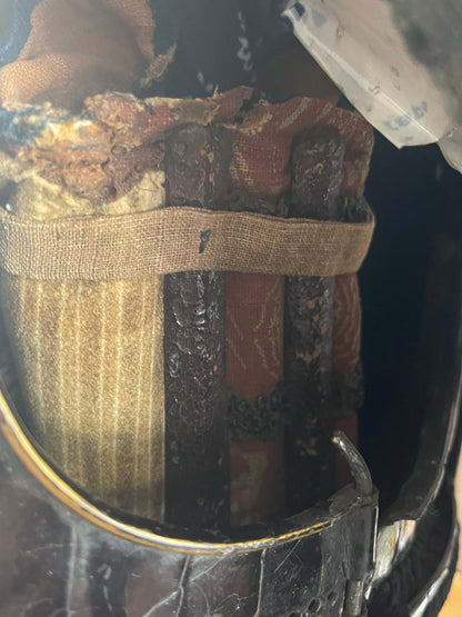 Original Japanese Samurai Armor with Maru ni Daki Omodaka Clan Crest