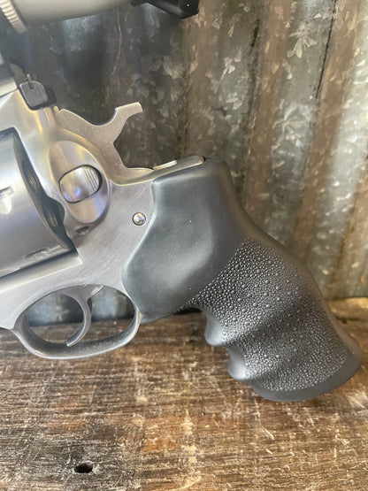 Ruger Super Redhawk .44 Magnum 9.5” Stainless Revolver Package – Leupold M8 Scope, Box & Holsters