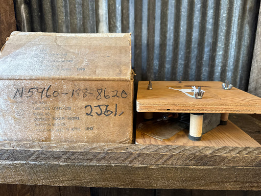 WWII U.S. Navy Radio Test Unit USN-210 – 1945 Dated – Original Box