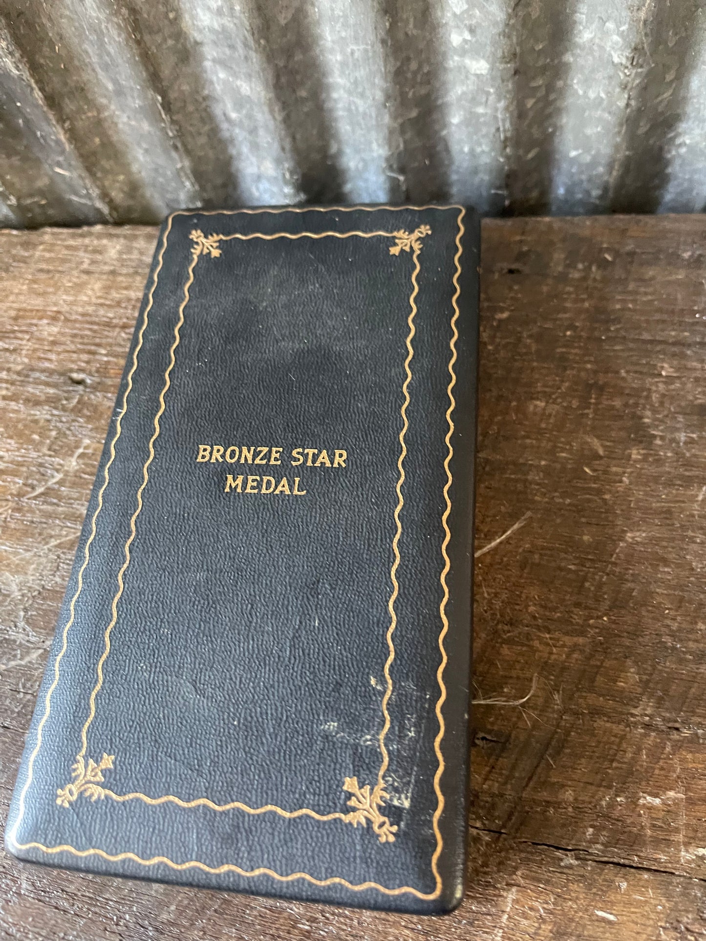 WWII U.S. Bronze Star Medal in Presentation Case – Complete Set