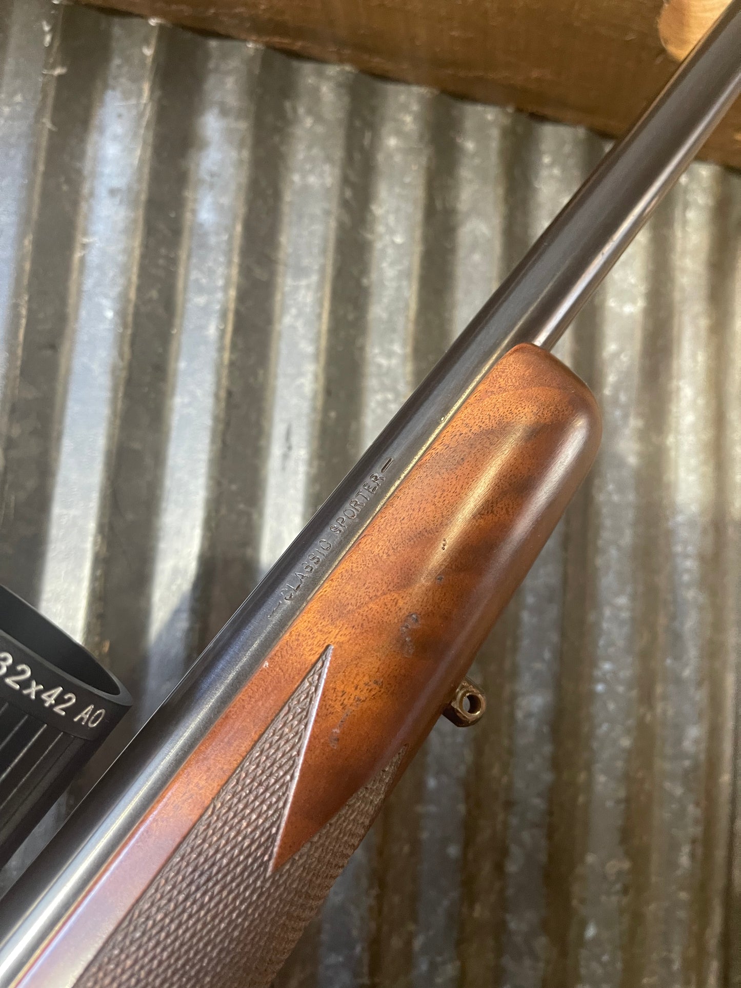 Winchester Model 70 Classic Sporter Left-Hand – .270 Winchester – Barska 8-32x40 Scope