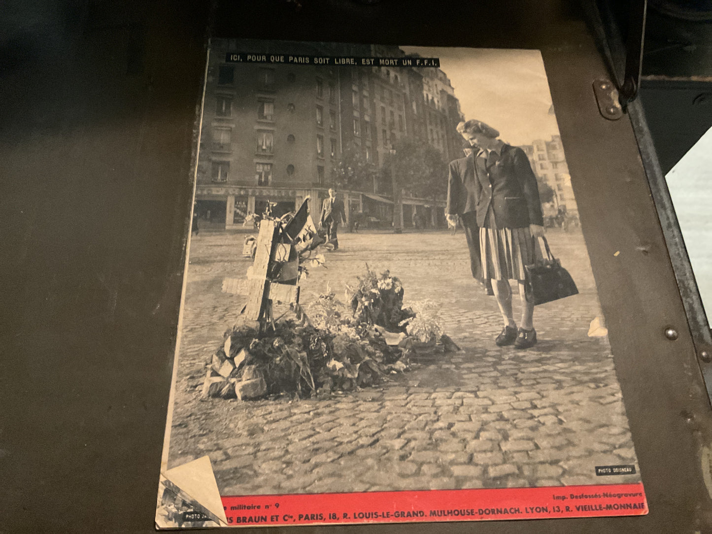 1944 WWII Revue Paris Delivre save his people Editions