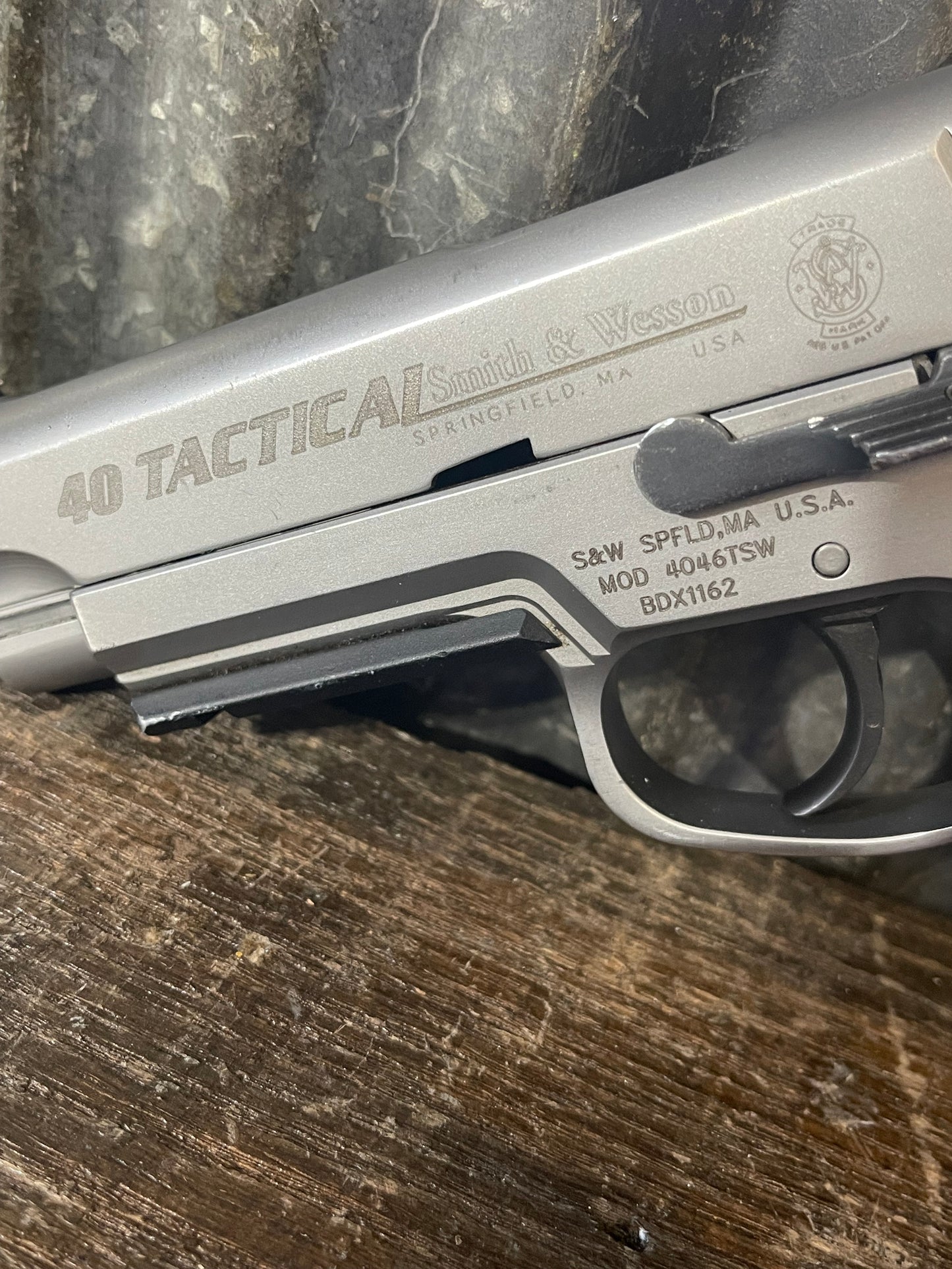 Smith & Wesson 4046 TSW .40 S&W – Stainless Tactical Series Pistol w/ 3 Magazines