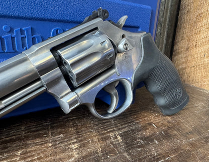 Smith & Wesson Model 617-6
