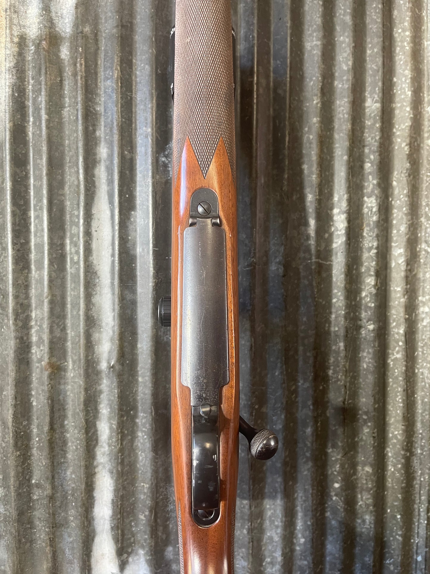 Winchester Model 70 Classic Sporter Left-Hand – .270 Winchester – Barska 8-32x40 Scope