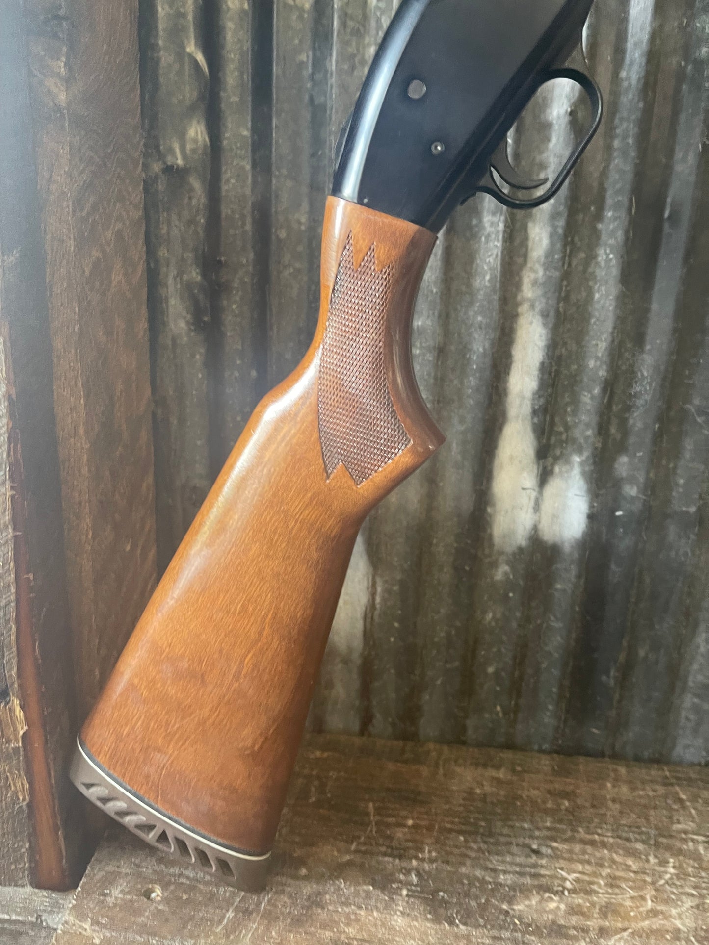 Mossberg 500 Pump-Action Shotgun – 12 Gauge – Vent Rib Barrel – Good Used Condition