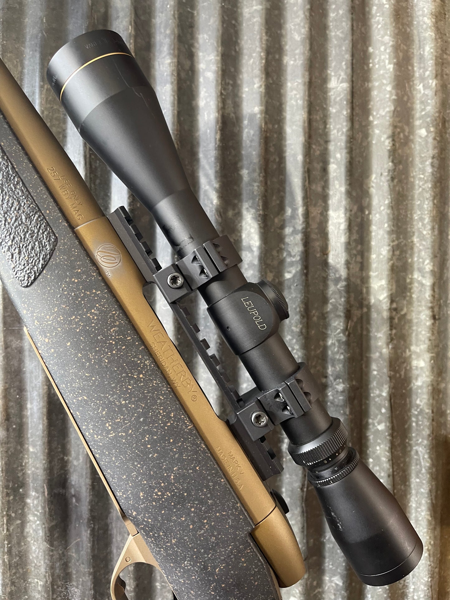 Weatherby Mark V Hunter Bronze – .257 Weatherby Magnum – Leupold VX-II 3-9x Scope – Box & Paperwork