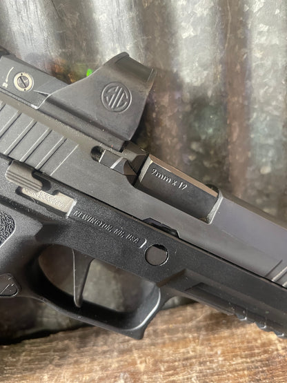 SIG Sauer P320 Full Size 9mm – SIG Romeo Red Dot Optic – IWB Holster – 1 Magazine