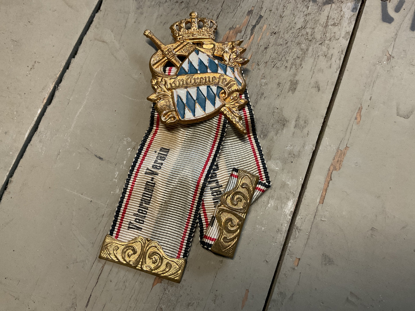 WWI Bavarian Veterans League Badge & Ribbon