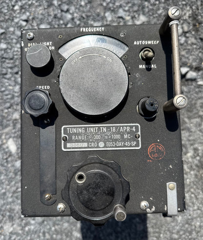 WWII U.S. Military TN-18/APR-4 Tuning Unit – 300–1000 MC Radar/Radio Receiver Component