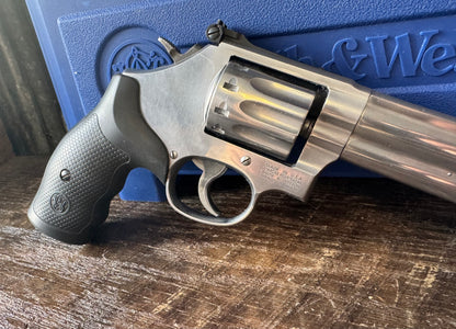 Smith & Wesson Model 617-6
