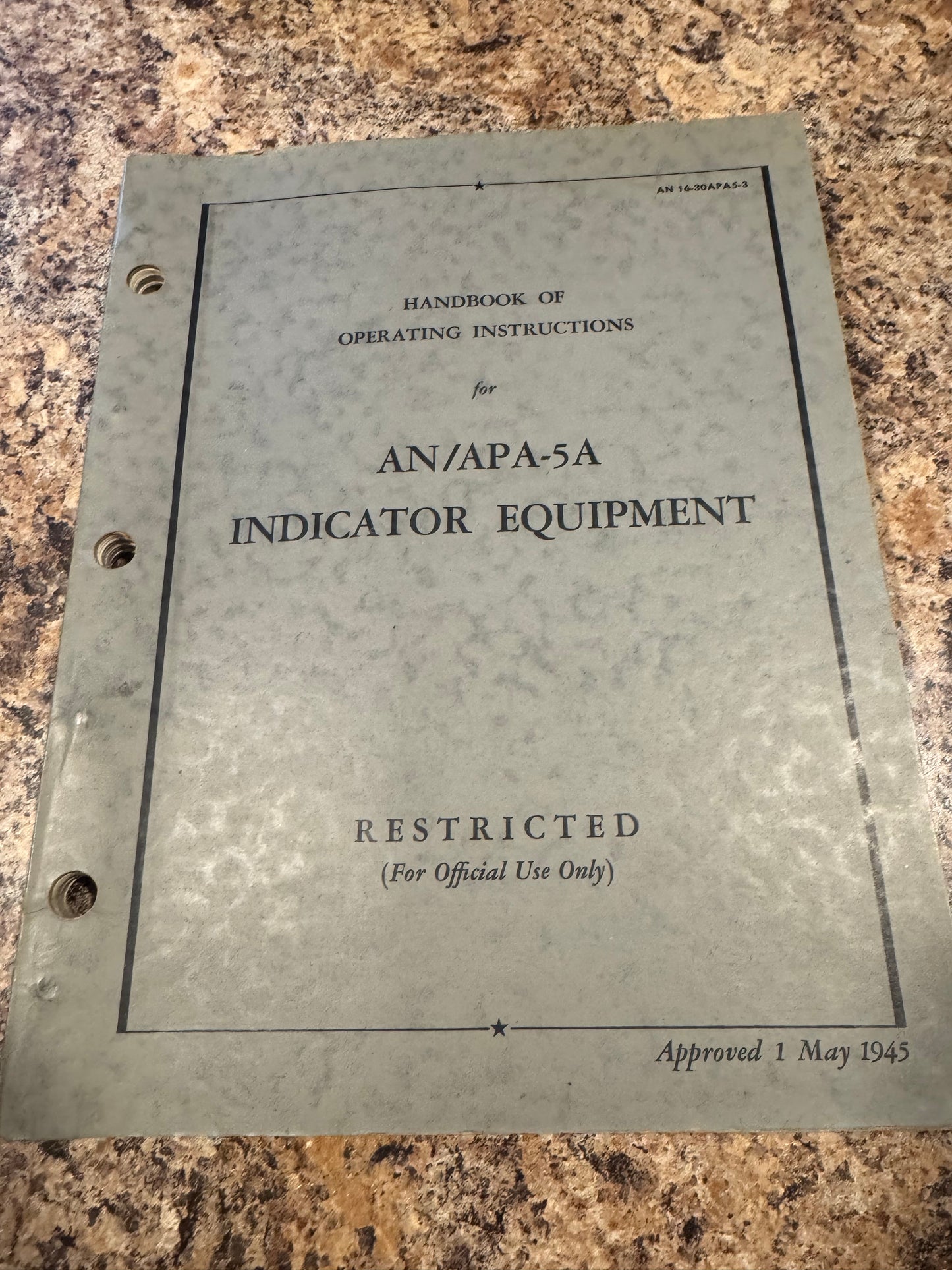 WWII AN/APA-5A Indicator Equipment Manual – 1945 “RESTRICTED” Radar Display System – Aircraft Electronics Operating Instructions – Original Binder Format