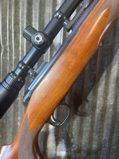 Winchester Model 70 Classic Sporter Left-Hand – .270 Winchester – Barska 8-32x40 Scope