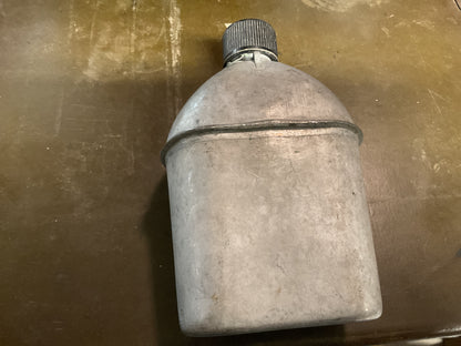 WWII Canteen no cover (j)