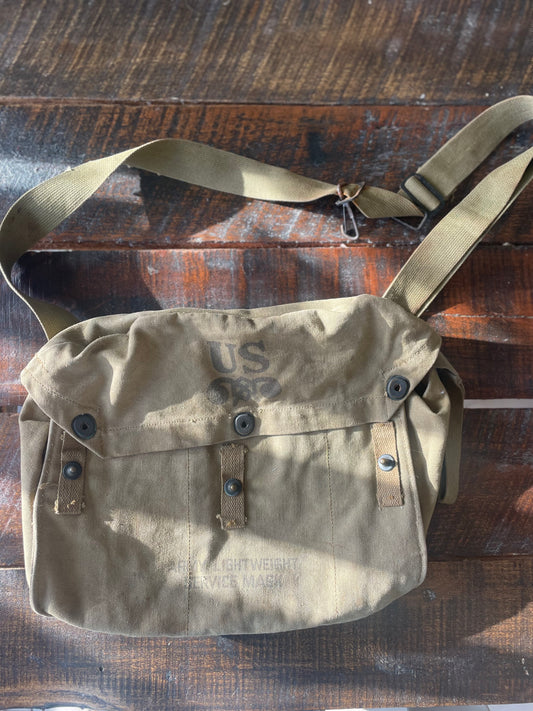 WWII lightweight Gasmask Bag- original