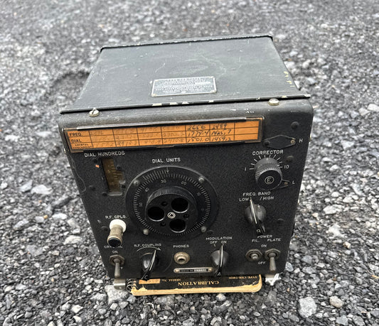 WWII U.S. Navy Type CKB-74028 Heterodyne Frequency Meter w/ Calibration Book