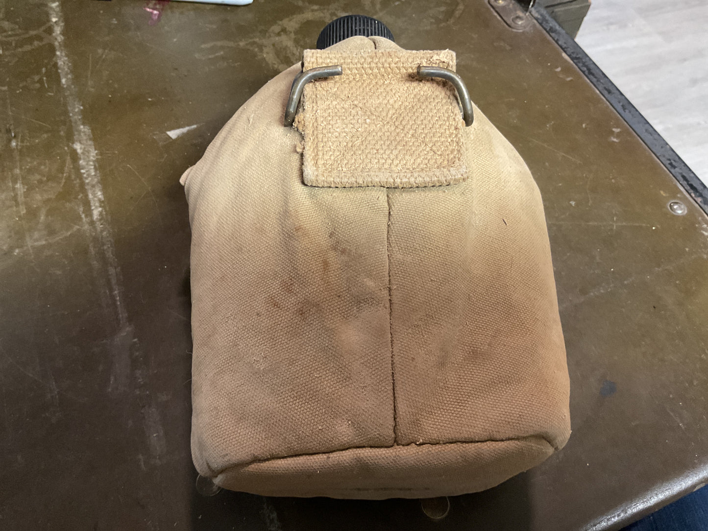 WWII Canteen with Cover (t)