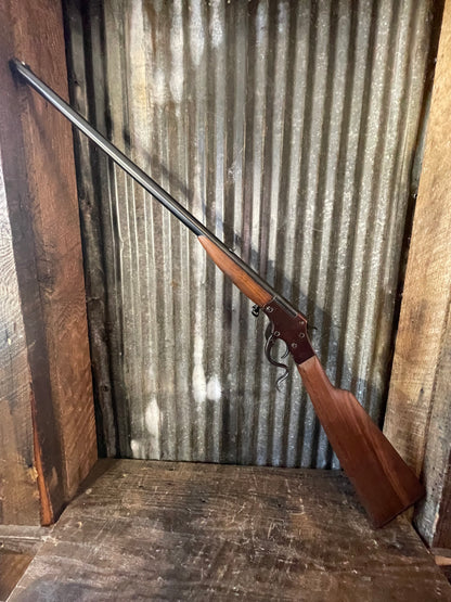 Stevens Crack Shot Single Shot Rifle – .22 LR – Classic Boy’s Rifle