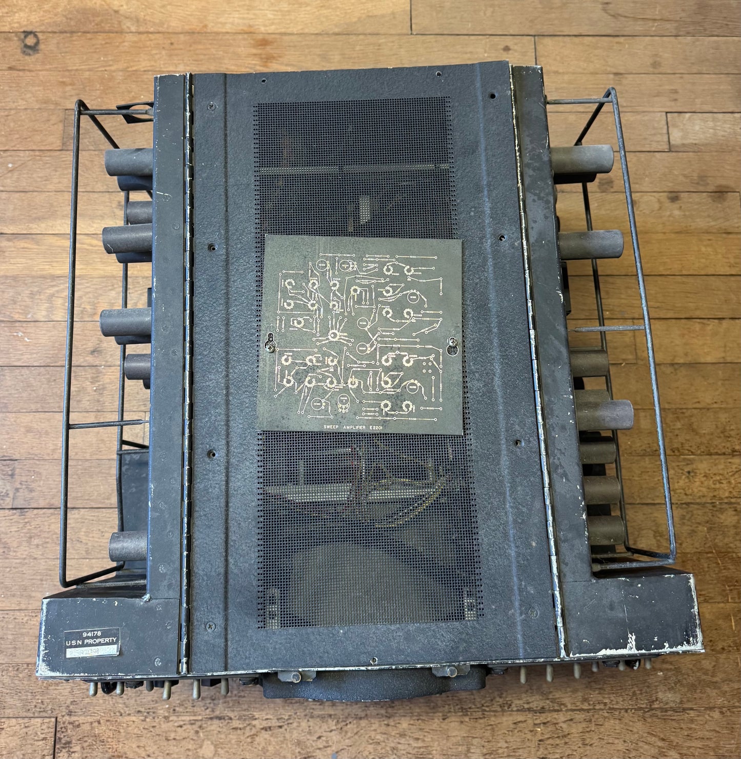 U.S. Navy AN/APS-20B Radar Scope Display Unit – Yellow CRT Screen – Military Aircraft Radar