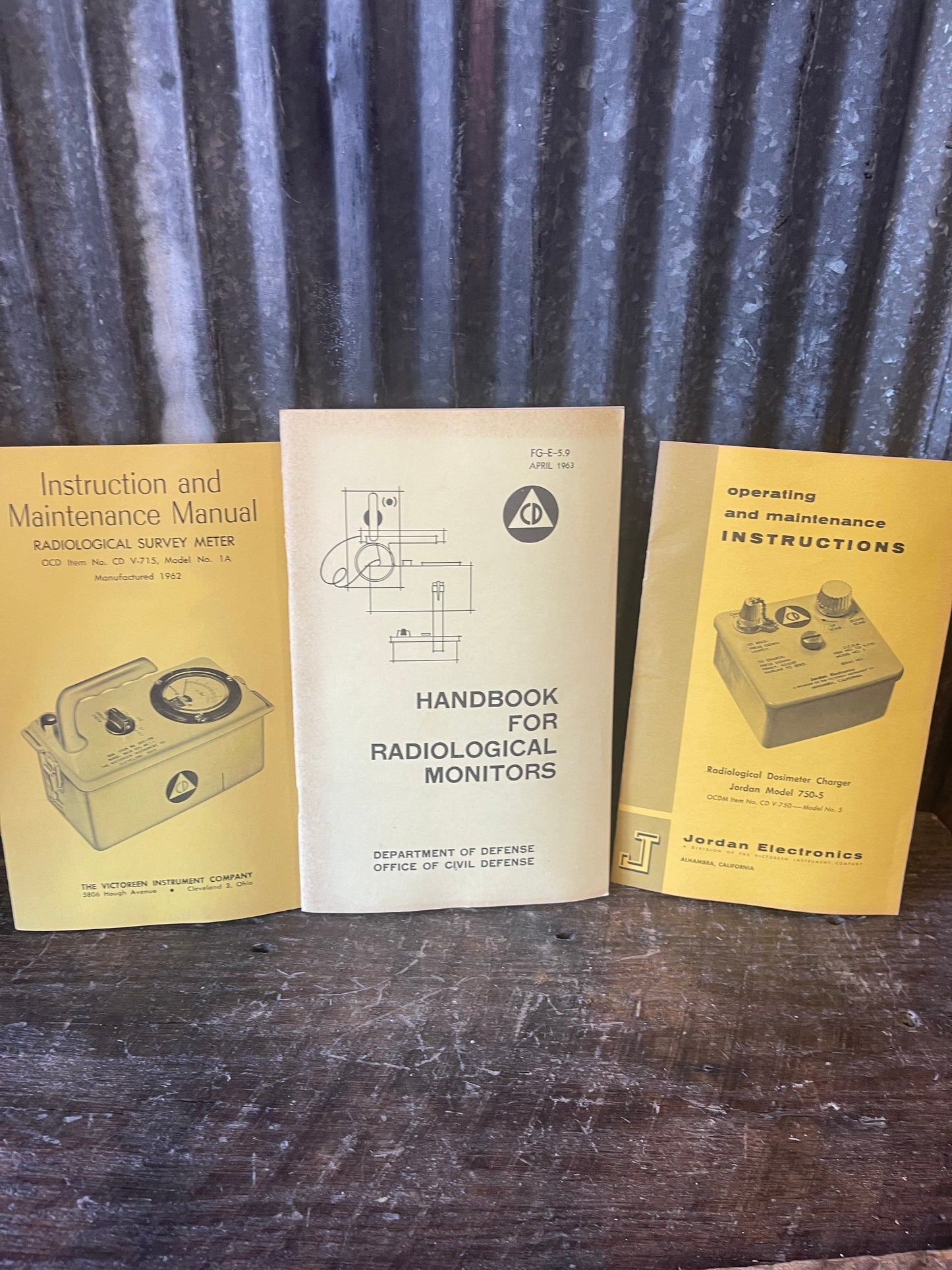 Cold War CD V-777-2 Civil Defense Radiation Detection Kit Complete w/ Manuals & Box