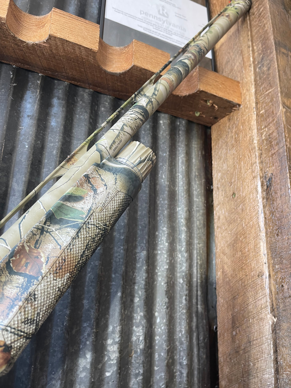 Benelli Super Black Eagle II 12 Gauge 3.5” Realtree Camo – Pistol Grip – Burris Red Dot – Unfired