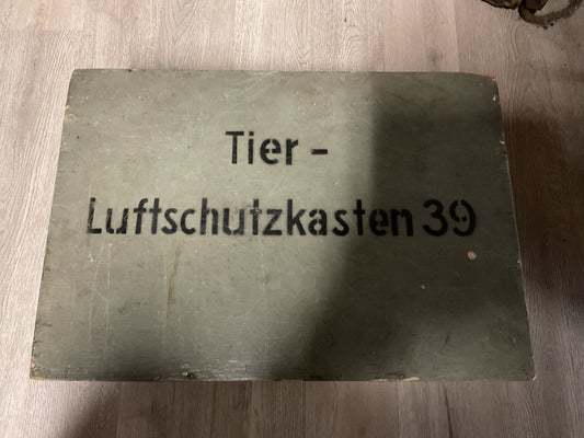 WWII German Tier-Luftschutzkasten