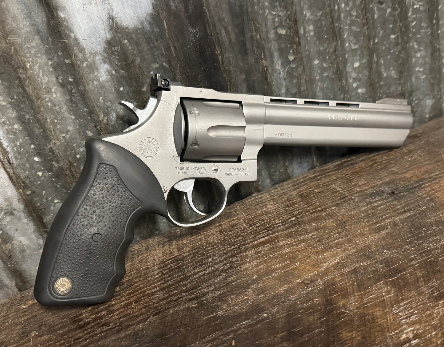 TAURUS MODEL 44 – .44 MAGNUM