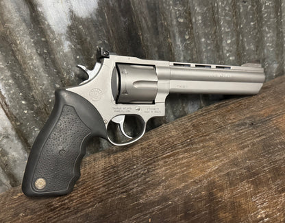 TAURUS MODEL 44 – .44 MAGNUM