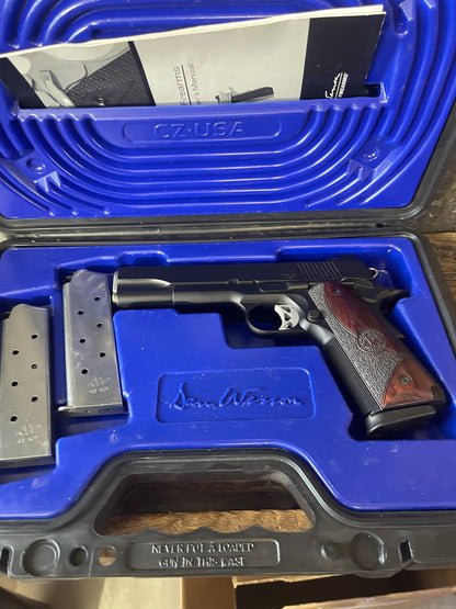 Dan Wesson Vigil .45 ACP 1911 – Match Barrel – Original Case – 3 Magazines