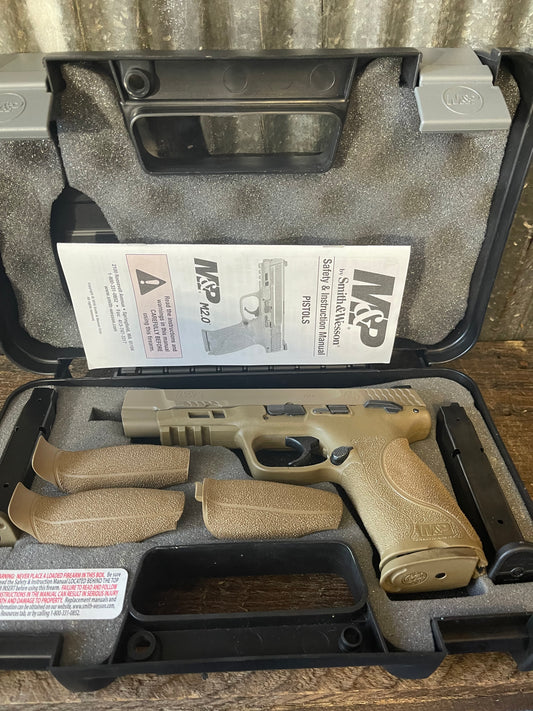 Smith & Wesson M&P 9 M2.0 – FDE – 9mm – Complete Factory Package