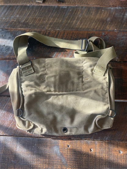 WWII lightweight Gasmask Bag- original
