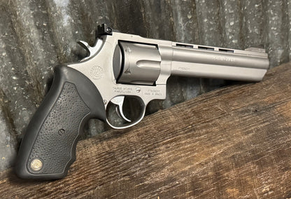 TAURUS MODEL 44 – .44 MAGNUM