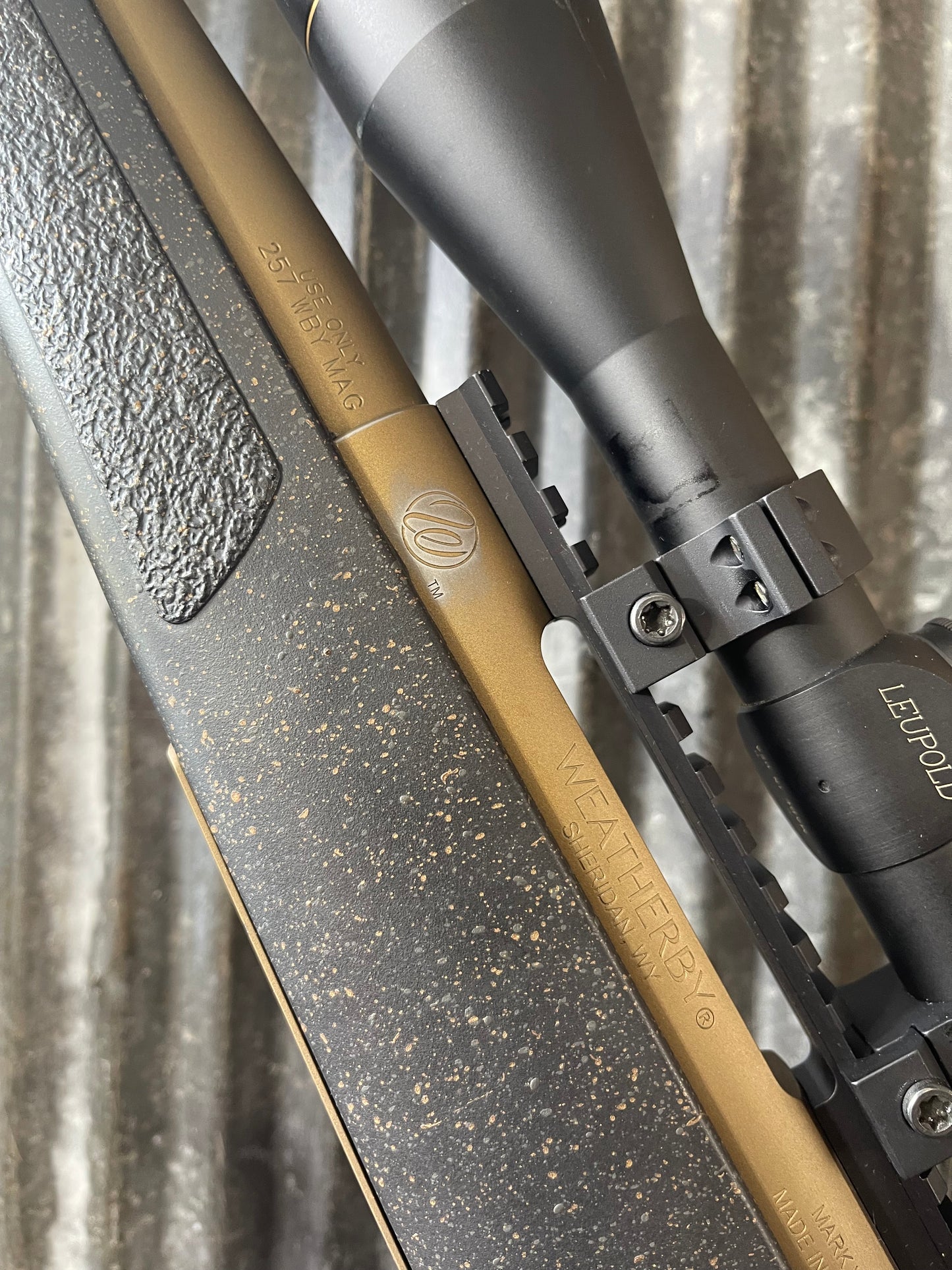 Weatherby Mark V Hunter Bronze – .257 Weatherby Magnum – Leupold VX-II 3-9x Scope – Box & Paperwork