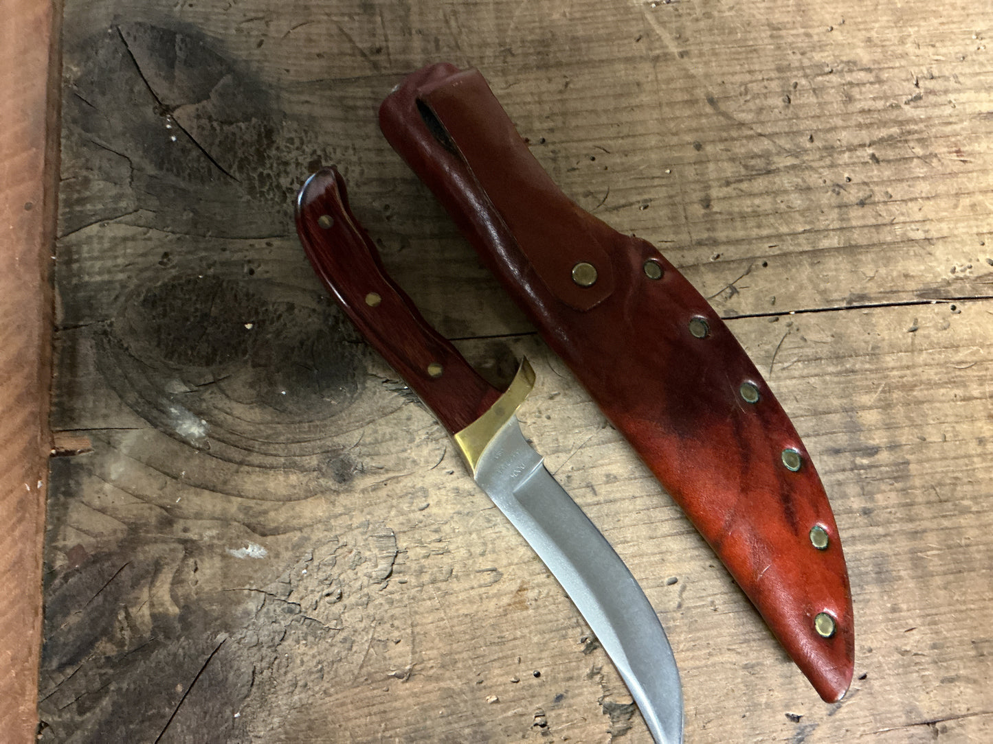 Buck Akonua Fixed Blade Hunting Knife w/ Original Leather Sheath-Made in the USA