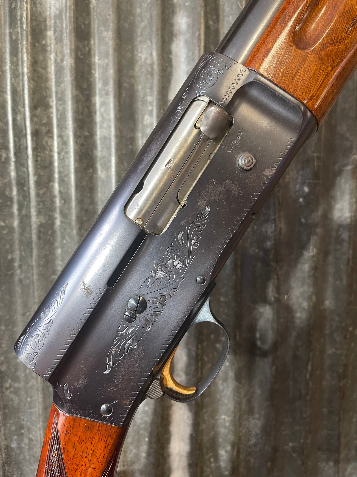 Browning Auto-5 Light Twelve 12 Gauge – Belgian Made – Engraved Receiver – Gold Trigger