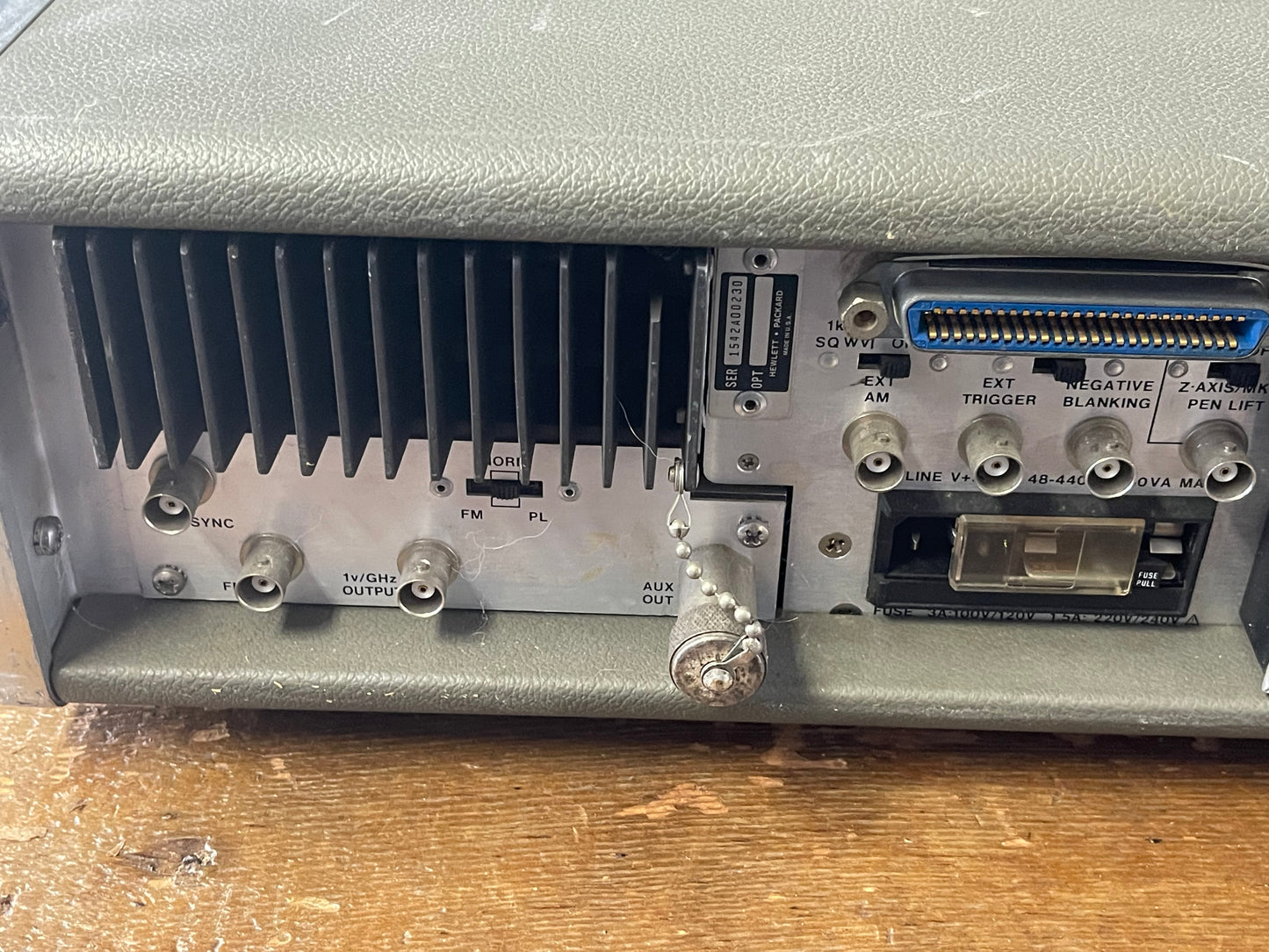 Hewlett Packard 8620C Sweep Oscillator w/ 86290A RF Plug-In (2–18 GHz) – Microwave / Radar Test System