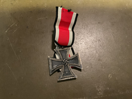 WWII German Iron Cross 2nd Class 123- Beck,Hasinger & Co.