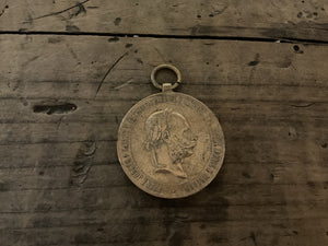 Austria-Hungarian 1873 War Medal-Franz Joseph I-Kriegsmedaille-Original Imperial Austrian Military Decoration
