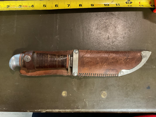 WWII Theatre Knife brown & beige handle