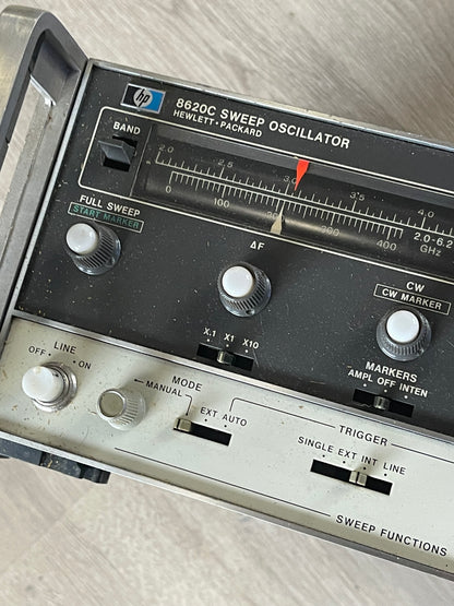 Hewlett Packard 8620C Sweep Oscillator w/ 86290A RF Plug-In (2–18 GHz) – Microwave / Radar Test System
