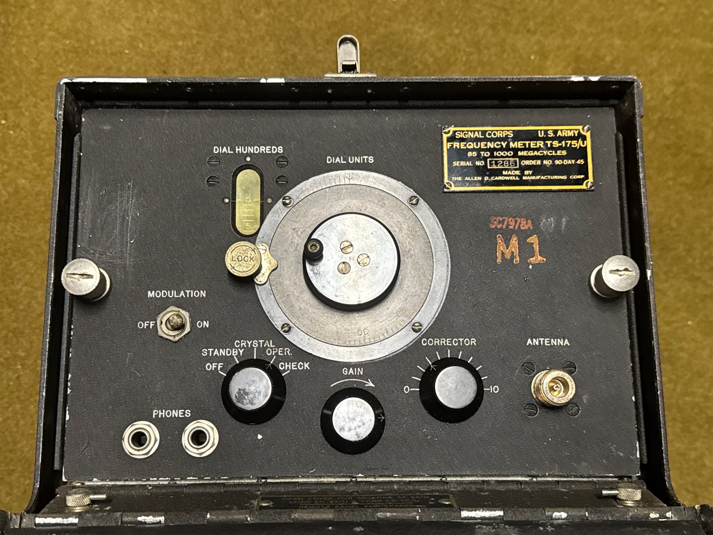 WWII U.S. Army Signal Corps Frequency Meter TS-175/U – 1945