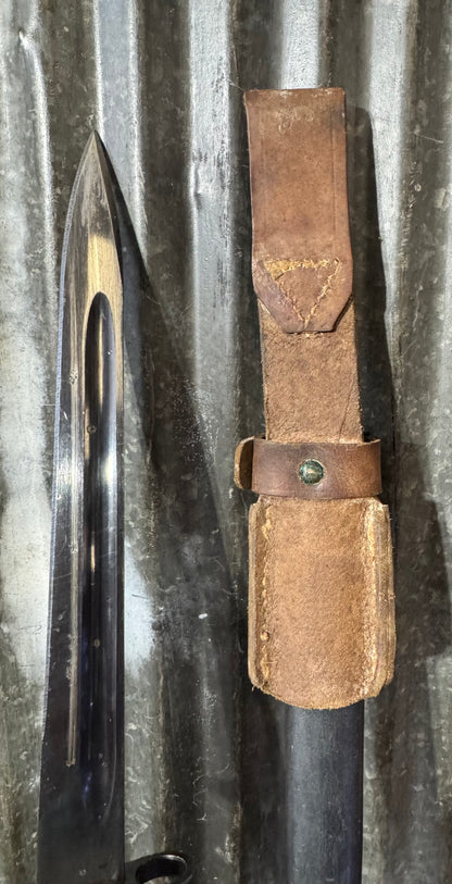 Original WWII German K98 Bayonet by Elite-Diamant (44) – Matching Scabbard with Frog