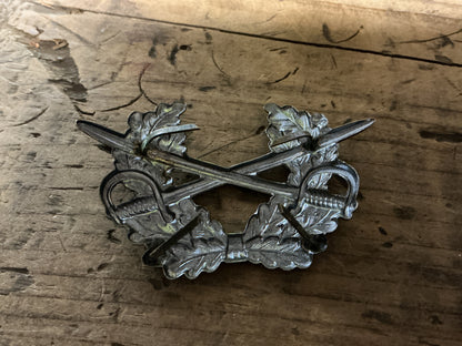 West German Bundeswehr Calvary Reconnaissance Visor Cap Badge w/ Crossed Sabers