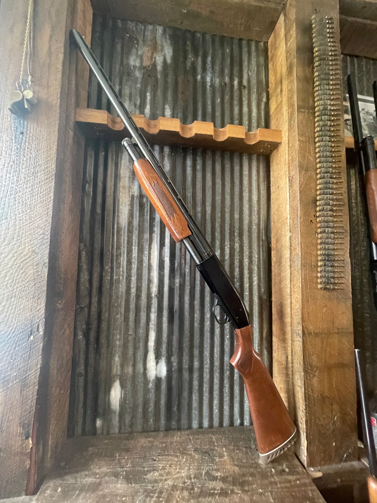 Mossberg 500 Pump-Action Shotgun – 12 Gauge – Vent Rib Barrel – Good Used Condition