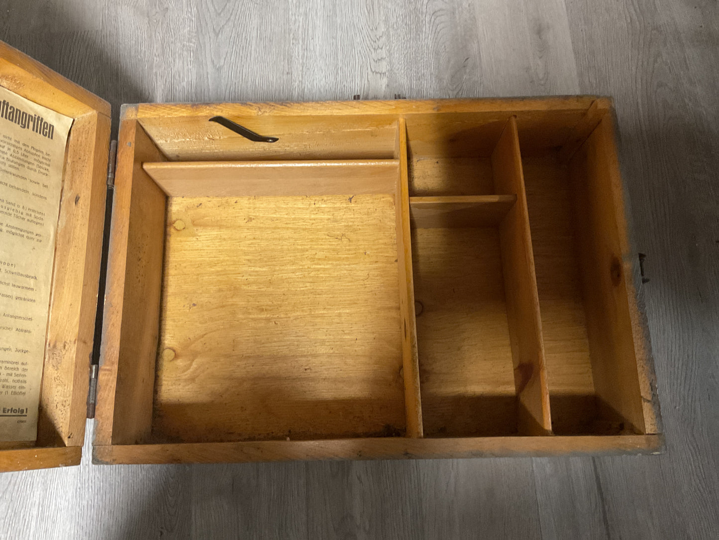 WWII German Tier-Luftschutzkasten