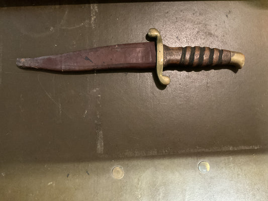 WWII Theatre Knife brown with gold tip handle