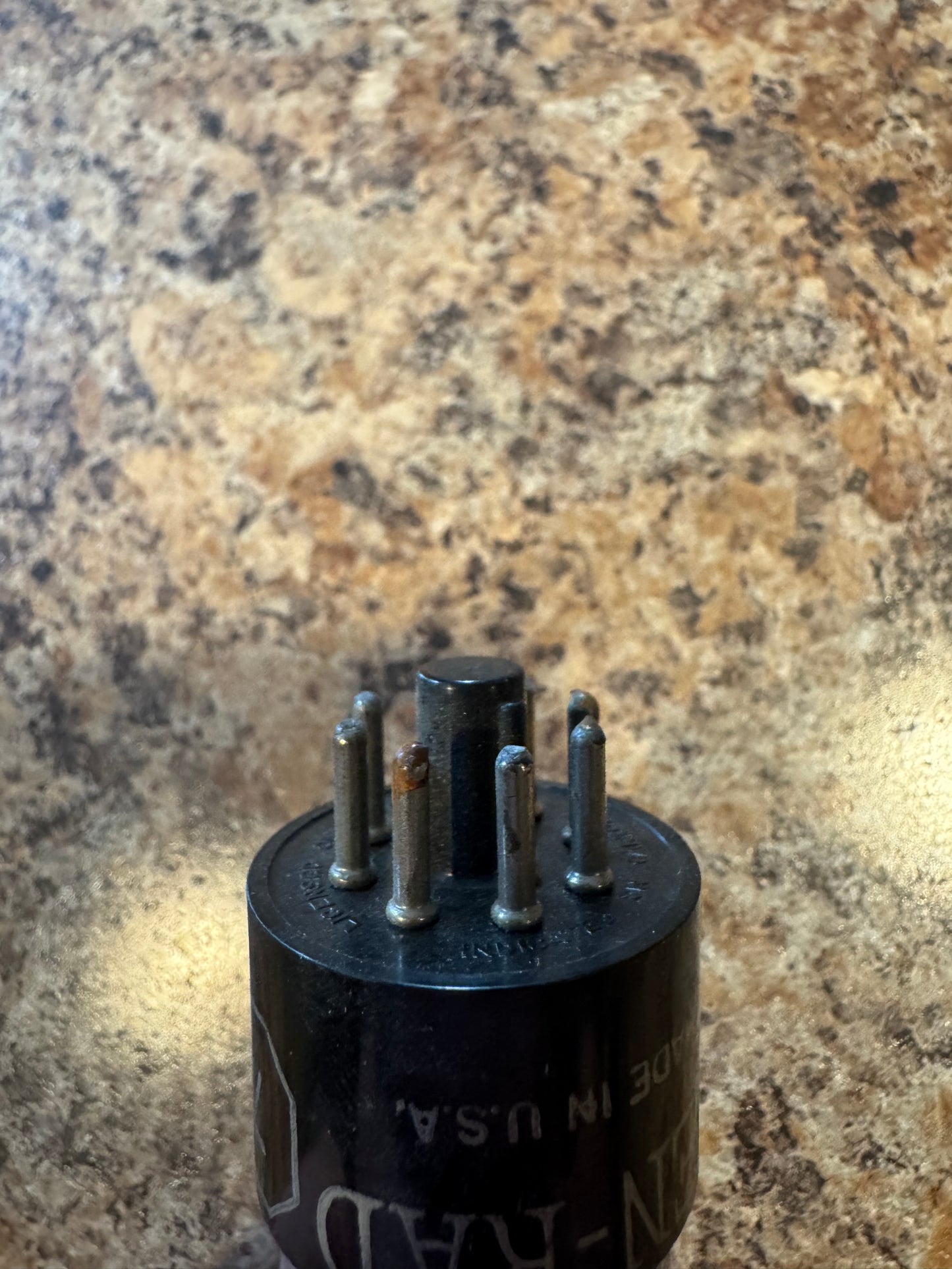 7193 WWII ERA DUAL TRIODE VACUUM TUBE